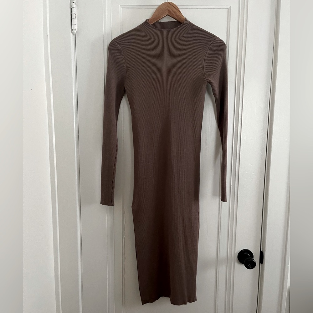 NWT Petal and Pup Fitted Mock Neck Midi Dress